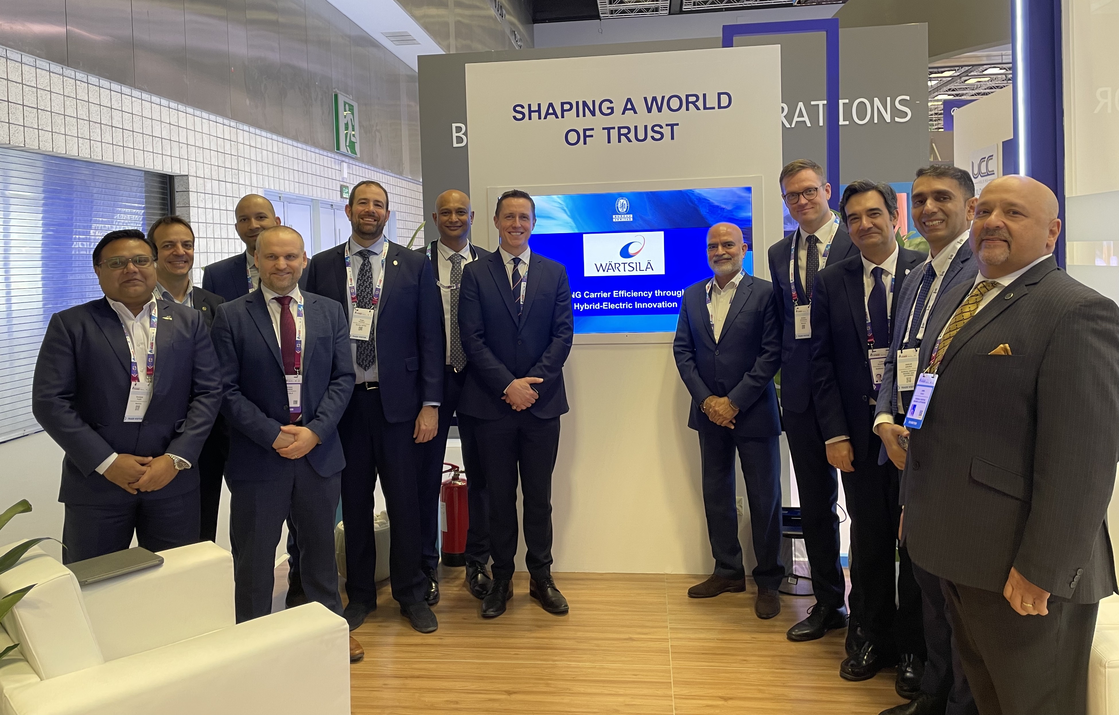 Representatives of Bureau Veritas and Wärtsilä at LNG2026 
