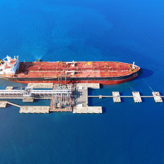 Surfing the tanker market through dual crises